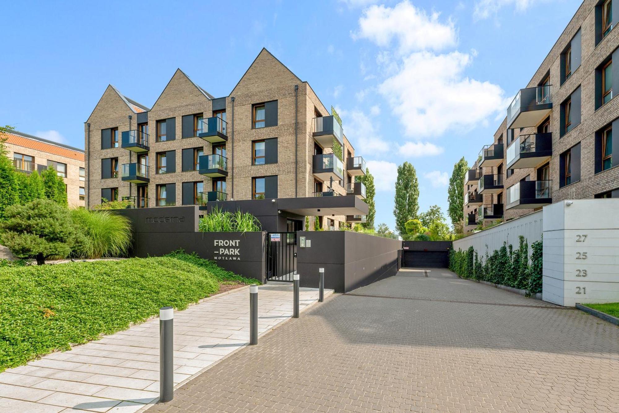 Front Park Apartments With Parking By Lion Apartments グダニスク エクステリア 写真